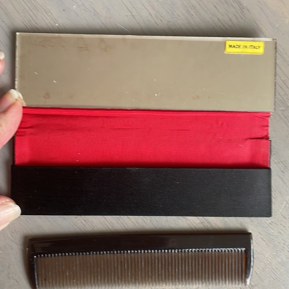 Vintage Comb with Case Italian Renaissance Mid-Century Beautiful - Picture 5 of 7